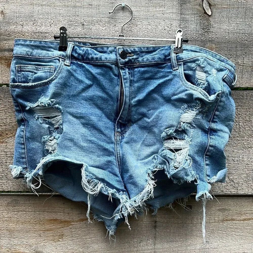 Ms. Cello Women's Five Pocket Distressed Denim Cut Off Short Size 3X